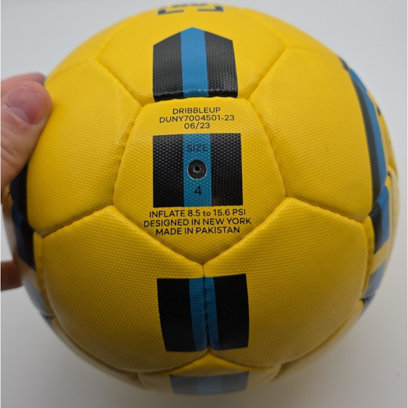 Dribble Up Soccer Ball / Size 4 / Training App Compatible - Picture 3 of 5